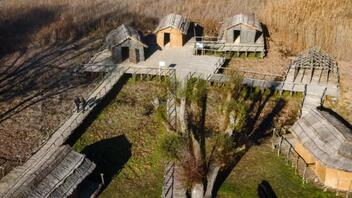 Δισπηλιό: Το νεολιθικό χωριό δίπλα στη λίμνη της Καστοριάς -Βίντεο