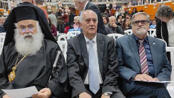 Πραγματοποιήθηκαν στον Άγιο Δομέτιο της Κύπρου τα αποκαλυπτήρια του γλυπτού "Σκεπτόμενος" που δώρισε ο Δήμος Αγίου Νικολάου