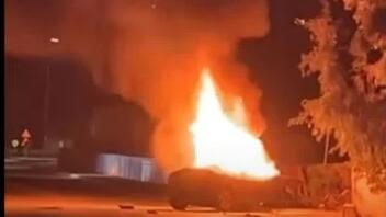 Σοβαρό τροχαίο στη Ρόδο: Αυτοκίνητο τυλίχθηκε στις φλόγες – Τραυματίστηκε ο οδηγός