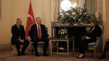 Την ανάγκη για διατήρηση και εμπέδωση του εποικοδομητικού κλίματος τόνισε η ΠτΔ στη συνάντηση με τον Τούρκο πρόεδρο