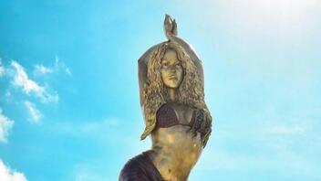 H Μπαρρανκίγια τίμησε τη Σακίρα με ένα άγαλμα ύψους 6,5 μέτρων!