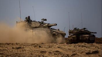 Ισραηλινά άρματα μάχης προωθούνται βαθιά στη Γάζα