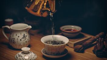 Πώς το τσάι έσωσε χιλιάδες ζωές στην Αγγλία του 18ου αιώνα