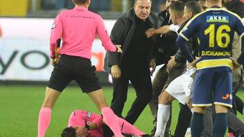 Συμβαίνουν κι αλλού: Λουκέτο στο ποδόσφαιρο της Τουρκίας… για μια μπουνιά !