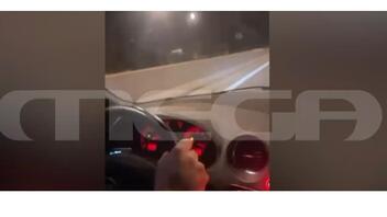 Πέραμα: Σοκαριστικό βίντεο από το τροχαίο - "Κράταγα τα πόδια μου στα χέρια" λέει η 22χρονη