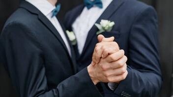 Γάμος ομόφυλων ζευγαριών: "Ορόσημο για την Ελλάδα" - Τι λένε τα διεθνή ΜΜΕ