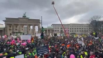 Μεγάλο αγροτικό συλλαλητήριο στο Βερολίνο - Η κυβέρνηση δεν ικανοποιεί τα αιτήματα