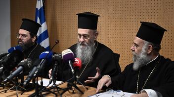 Εκκλησία της Ελλάδος: Είπε όχι για τα ομόφυλα ζευγάρια, αλλά απέρριψε και τις λαοσυνάξεις