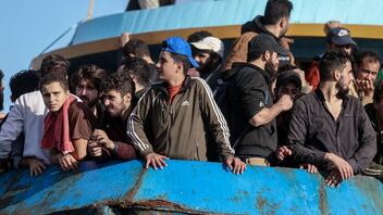 Μεταναστευτικό: αντί να ενισχύσουν την Κρήτη, την αποδυναμώνουν; 