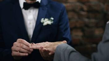 Νομοσχέδιο για ομόφυλα ζευγάρια: Ξεκινά η ενημέρωση των βουλευτών της ΝΔ – Η στάση των κομμάτων