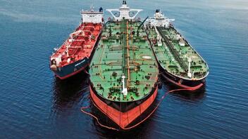 Πετρέλαιο: Για χάος εβδομάδων στην Ερυθρά Θάλασσα προετοιμάζεται η αγορά