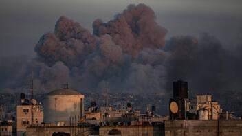 Σφοδροί βομβαρδισμοί με πολλά θύματα στη Λωρίδα της Γάζας