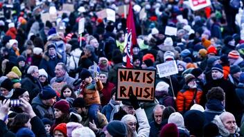 Γερμανία: Εκατοντάδες χιλιάδες διαδήλωσαν σε όλη τη χώρα κατά της ακροδεξιάς 