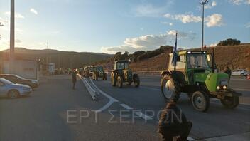 Σέρρες: Κλείνουν την Εγνατία Οδό στον κόμβο Στρυμονικού οι αγρότες