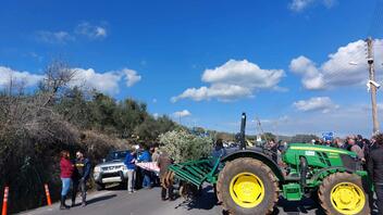 Αγροτικά μπλόκα στην Κρήτη - Στα Πεζά την Κυριακή, στα Μ. Χωράφια τη Δευτέρα