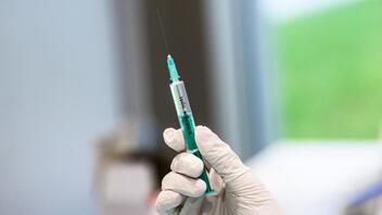 Θεόδωρος Βασιλακόπουλος: «Δεν κινδυνεύει κανένας που έχει κάνει το εμβόλιο της Astrazeneca»