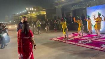 Με ινδικούς χορούς υποδέχθηκαν τον Μητσοτάκη στο Νέο Δελχί - Δείτε βίντεο