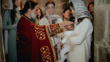 Εκκλησία της Κρήτης: "Υπενθύμιση" η εγκύκλιος για τις βαπτίσεις