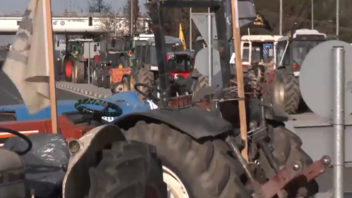 Αγροτικές κινητοποιήσεις: Νέα μπλόκα σε Πλατύκαμπο, Καρδίτσα και Βοιωτία