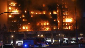 Εφιαλτική πυρκαγιά στη Βαλένθια: Τουλάχιστον 13 οι τραυματίες