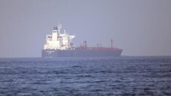 Ερυθρά Θάλασσα: Ελληνόκτητο το πλοίο που χτυπήθηκε από τους Χούθι με πύραυλο