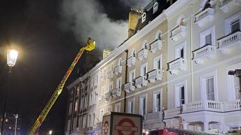 Πυρκαγιά σε κτίριο διαμερισμάτων σε πολυτελή περιοχή του Λονδίνου