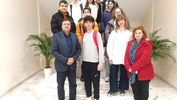 Μαθητές του Πρότυπου Γενικού Λυκείου Ηρακλείου επισκέφθηκαν την Περιφέρεια 