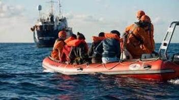 Στενάζουν τα νότια παράλια της Κρήτης - 32 μετανάστες βρέθηκαν τα ξημερώματα