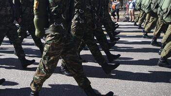 Ένοπλες δυνάμεις: Έρχονται αλλαγές στη θητεία - Εθελοντική στράτευση των γυναικών