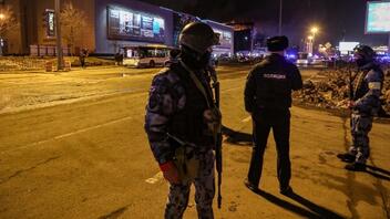 Μόσχα: Οι δυνάμεις της τάξης αναζητούν τους δράστες της επίθεσης