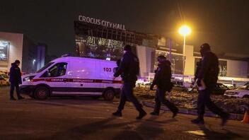 Δύο ύποπτοι για το μακελειό στη Μόσχα συνελήφθησαν ύστερα από την καταδίωξη οχήματος