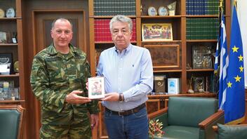 Επίσκεψη νέου Διοικητή της 5ης Αερομεταφερόμενης Ταξιαρχίας Χανίων στον Περιφερειάρχη Κρήτης