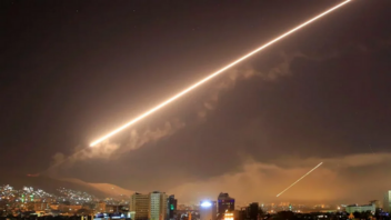 Επίθεση Ιράν κατά Ισραήλ: Βίντεο από καταφύγιο τη στιγμή που διατάζουν την εκτόξευση πυραύλων