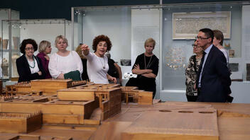 Εντυπωσιάστηκαν με τα εκθέματα του Αρχαιολογικού Μουσείου Ηρακλείου οι Ευρωπαίοι διπλωμάτες 