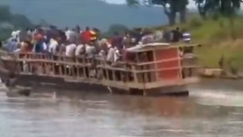 Κεντροαφρικανική Δημοκρατία: Τουλάχιστον 58 νεκροί από ανατροπή υπερφορτωμένου πλοιαρίου σε ποταμό