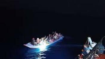 Δεκάδες μετανάστες εντοπίστηκαν νότια της Γαύδου