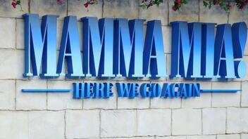 Το μιούζικαλ «Mamma Mia!» γιορτάζει τα 25 χρόνια του στο Ουέστ Εντ του Λονδίνου