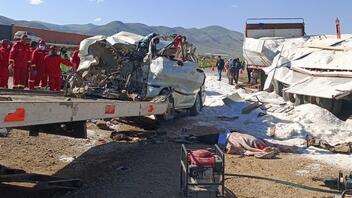 Τουλάχιστον 14 νεκροί εξαιτίας σύγκρουσης λεωφορείου με φορτηγό, στη Βολιβία
