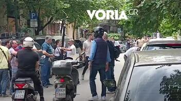 Θεσσαλονίκη: Άγριο ξύλο οδηγών στη μέση του δρόμου!
