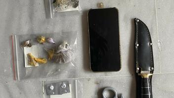Χασίς, χάπια, μαχαίρι και μια σιδερογροθιά στα Χανιά - Μία σύλληψη 