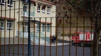 Ποινική έρευνα για την κατάρρευση της πόρτας στο σχολείο στην Κηφισιά - Ελεύθεροι οι συλληφθέντες