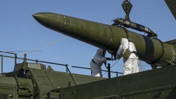 Ρωσία: Αρχίζει στρατιωτικές ασκήσεις στη χρήση πυρηνικών όπλων 