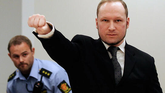 Νορβηγία: Νέο αίτημα αποφυλάκισης από τον μακελάρη Μπρέιβικ - Αγωγή για την «ακραία» απομόνωσή του
