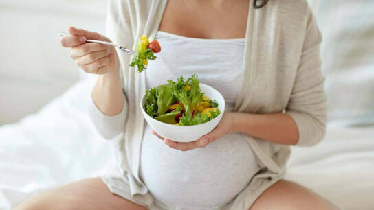 Πέντε τροφές που βοηθούν τη μέλλουσα μανούλα για ομαλή εγκυμοσύνη