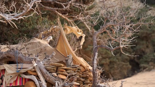 Συνεργείο του Δήμου Γαύδου γκρέμισε τις καλύβες των ερημιτών του νησιού