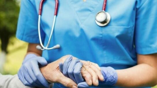 Ζητούν την εκ νέου τροποποίηση της υπουργικής απόφασης για τους βοηθούς νοσηλευτές