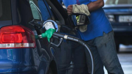 H κυβέρνηση μελετά τη διεύρυνση των δικαιούχων για το Fuel Pass