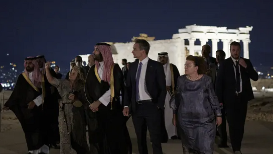 Βραδυνή επίσκεψη στην Ακρόπολη για τον Σαουδάραβα πρίγκιπα 