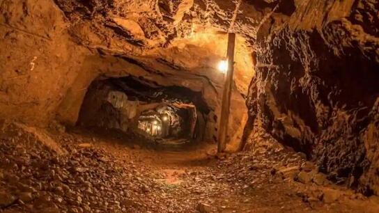 Εννέα παγιδευμένοι σε ορυχείο εξαιτίας κατάρρευσης