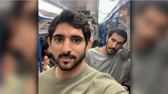 Ο σεΐχης του Ντουμπάι κάνει βόλτες ινκόγκνιτο στο μετρό του Λονδίνου 